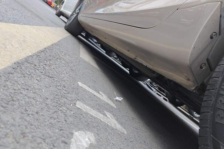 Used Geely Auto Emgrand 2019 Leading Edition 1.5L CVT Upward-Connected Model China VI Standard Left Side Sill