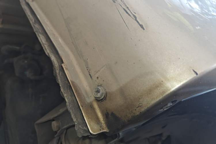Used Geely Auto Emgrand 2019 Leading Edition 1.5L CVT Luxury Model China VI Standard Left Side Sill