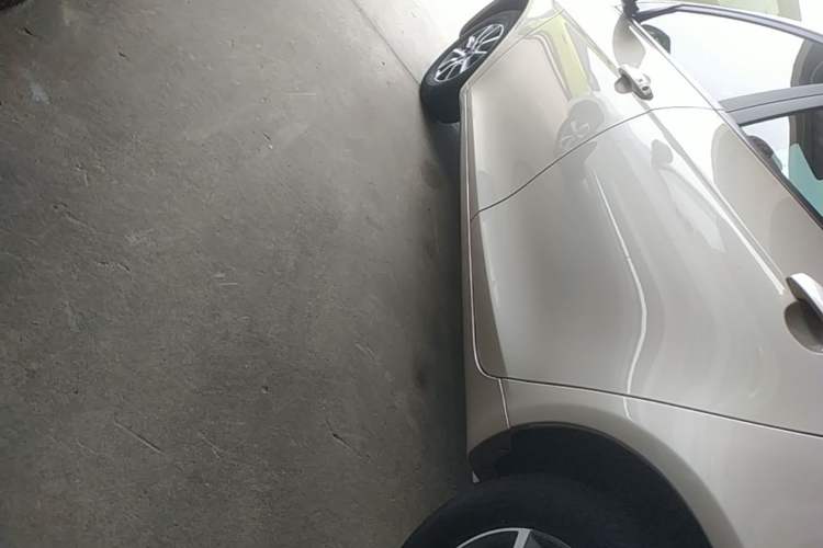 Used Geely Auto Emgrand 2019 Leading Edition 1.5L CVT Luxury Model China VI Standard Left Side Sill