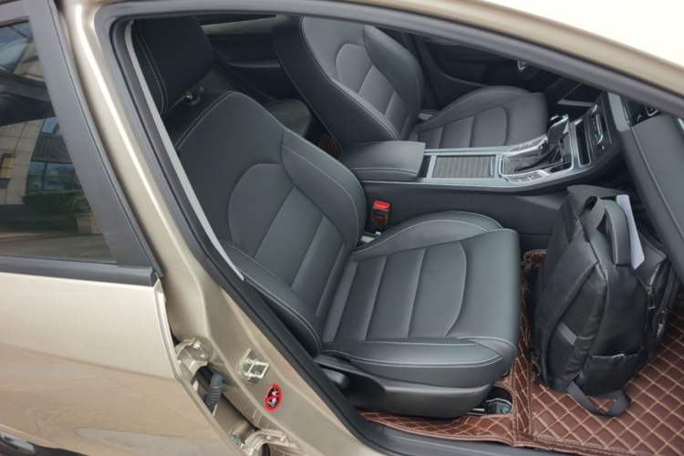 Used Geely Auto Emgrand 2019 Leading Edition 1.5L CVT Luxury Model China VI Standard Right Front Seat