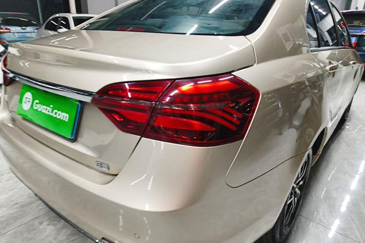 Used Geely Auto Emgrand 2019 Leading Edition 1.5L Manual Luxury Model China VI Standard Right Rear Taillight