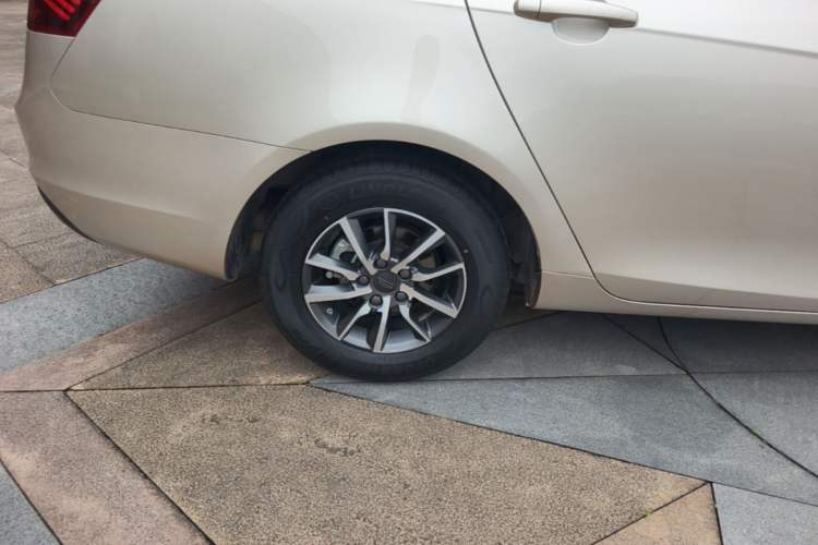 Used Geely Auto Emgrand 2019 Leading Edition 1.5L CVT Luxury Model China VI Standard Right Rear Wheel Hub