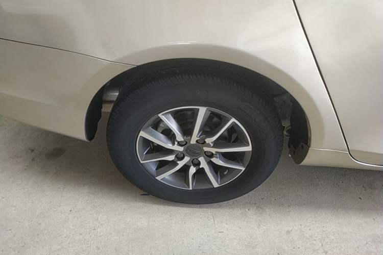 Used Geely Auto Emgrand 2019 Leading Edition 1.5L CVT Luxury Model China VI Standard Right Rear Wheel Hub