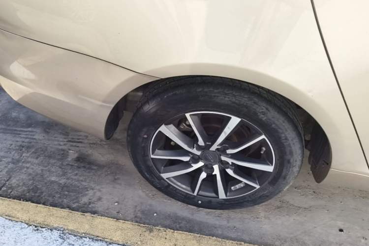 Used Geely Auto Emgrand 2019 Leading Edition 1.5L CVT Upward-Connected Model China VI Standard Right Rear Wheel Hub