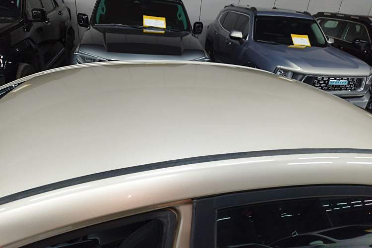 Used Geely Auto Emgrand 2019 Leading Edition 1.5L Manual Luxury Model China VI Standard Roof