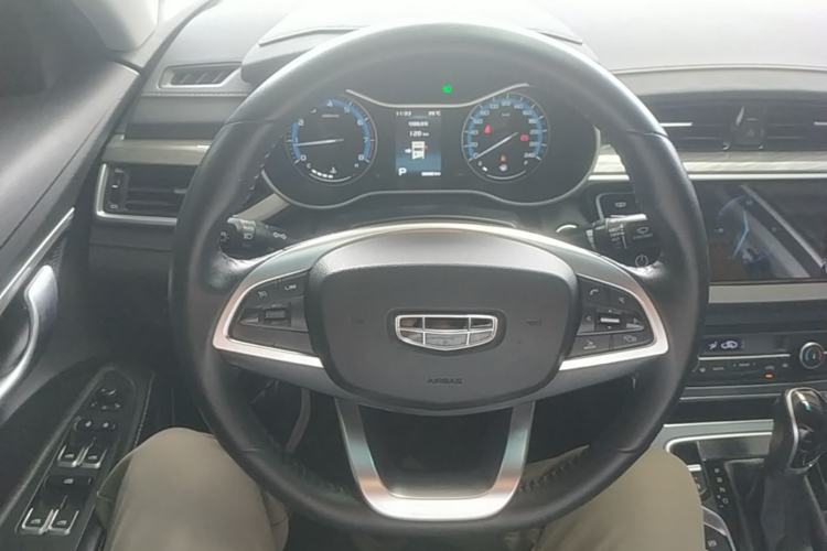 Used Geely Auto Emgrand 2019 Leading Edition 1.5L CVT Luxury Model China VI Standard Steering Wheel