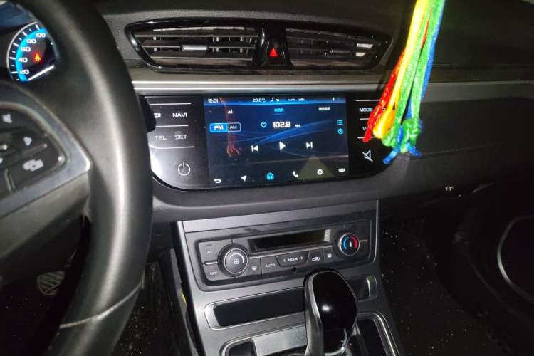 Used Geely Auto Emgrand 2019 Leading Edition 1.5L CVT Luxury Model China VI Standard Audio And AC Panel