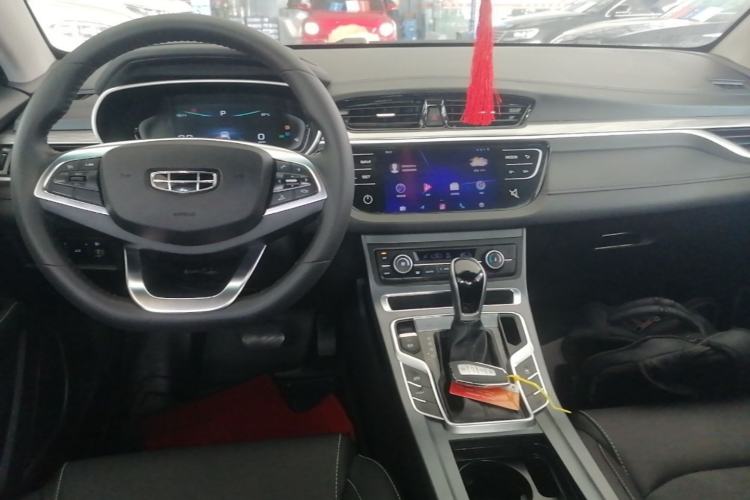 Used Geely Auto Emgrand 2019 Leading Edition 1.5L CVT Upward Asian Games Edition China VI Center Console