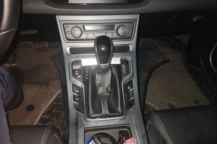 Used Geely Auto Emgrand 2019 Leading Edition 1.5L CVT Luxury Model China VI Standard Gear Lever