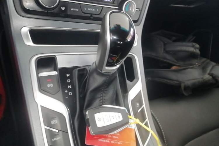 Used Geely Auto Emgrand 2019 Leading Edition 1.5L CVT Upward Asian Games Edition China VI Gear Lever