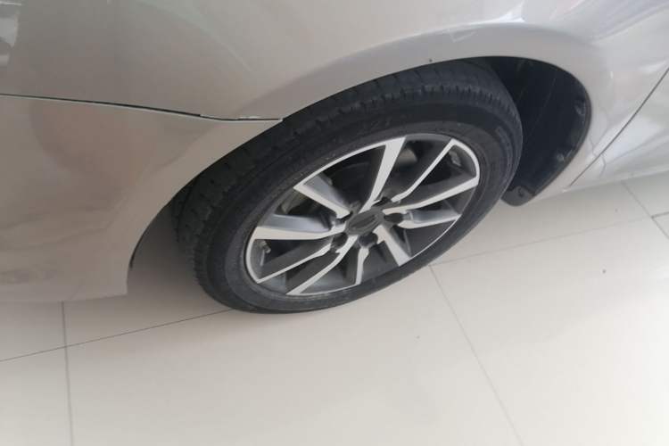 Used Geely Auto Emgrand 2019 Leading Edition 1.5L CVT Upward Asian Games Edition China VI Left Front Wheel Hub