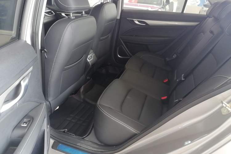 Used Geely Auto Emgrand 2019 Leading Edition 1.5L CVT Upward Asian Games Edition China VI Left Rear Seat