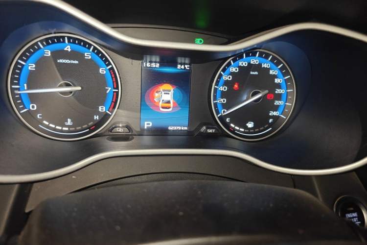 Used Geely Auto Emgrand 2019 Leading Edition 1.5L CVT Luxury Model China VI Standard Odometer Close Up
