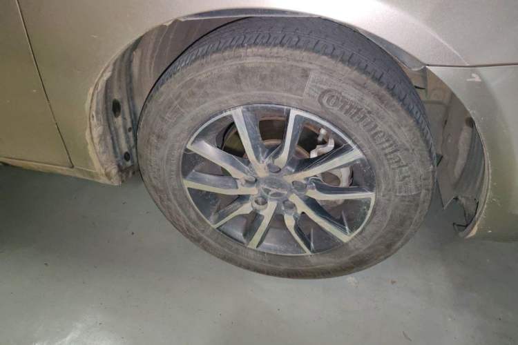 Used Geely Auto Emgrand 2019 Leading Edition 1.5L CVT Luxury Model China VI Standard Right Front Wheel Hub