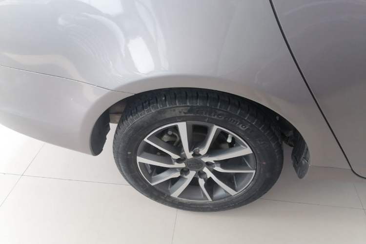 Used Geely Auto Emgrand 2019 Leading Edition 1.5L CVT Upward Asian Games Edition China VI Right Rear Wheel Hub