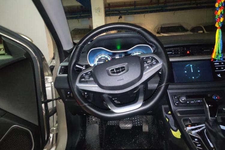 Used Geely Auto Emgrand 2019 Leading Edition 1.5L CVT Luxury Model China VI Standard Steering Wheel