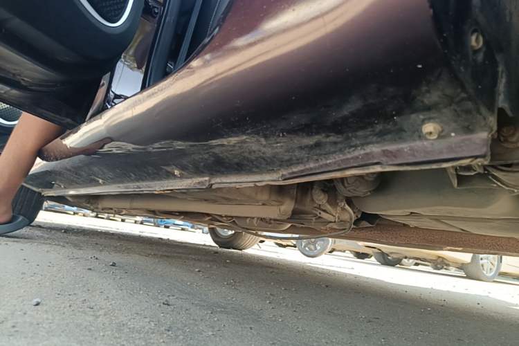 Used Geely Auto Emgrand 2019 Leading Edition 1.5L CVT Upward-Connected Model China VI Standard Left Side Sill