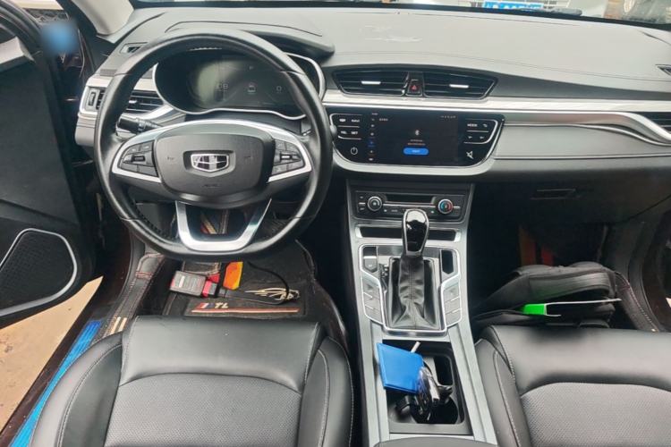 Used Geely Auto Emgrand 2019 Leading Edition 1.5L CVT Upward-Connected Model China VI Standard Center Console