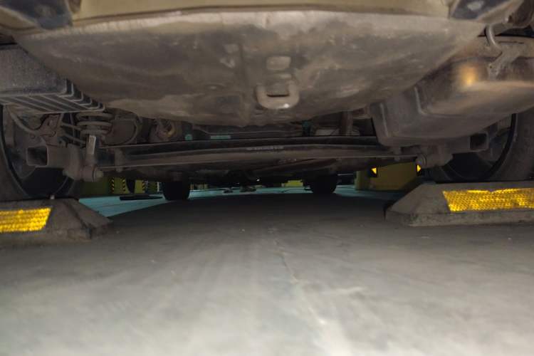 Used Geely Auto Emgrand 2019 Leading Edition 1.5L CVT Upward-Connected Model China VI Standard Chassis Rear