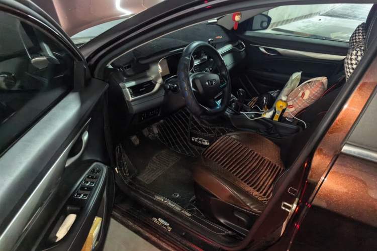 Used Geely Auto Emgrand 2019 Leading Edition 1.5L Manual Upgraded Connectivity Model China V Standard Driver Seat
