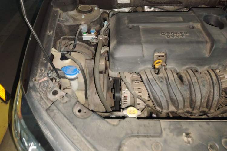 Used Geely Auto Emgrand 2019 Leading Edition 1.5L CVT Upward-Connected Model China VI Standard Engine Bay Right