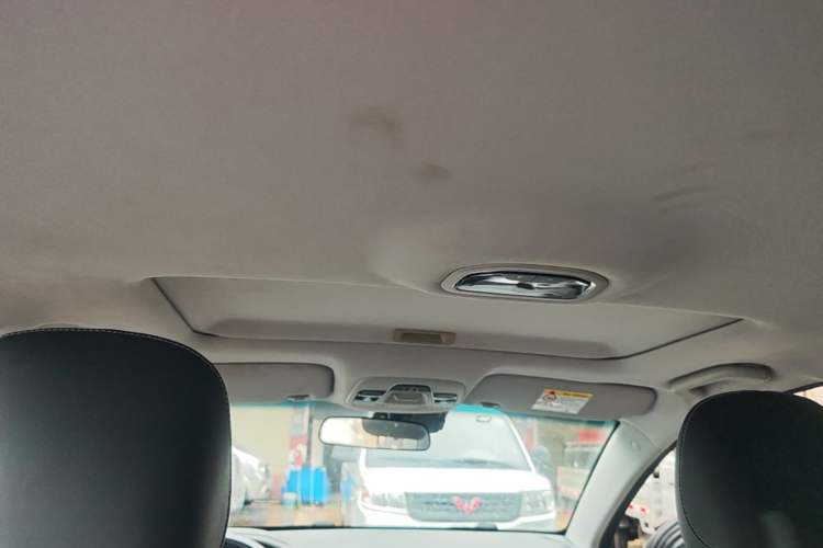 Used Geely Auto Emgrand 2019 Leading Edition 1.5L CVT Upward-Connected Model China VI Standard Headliner