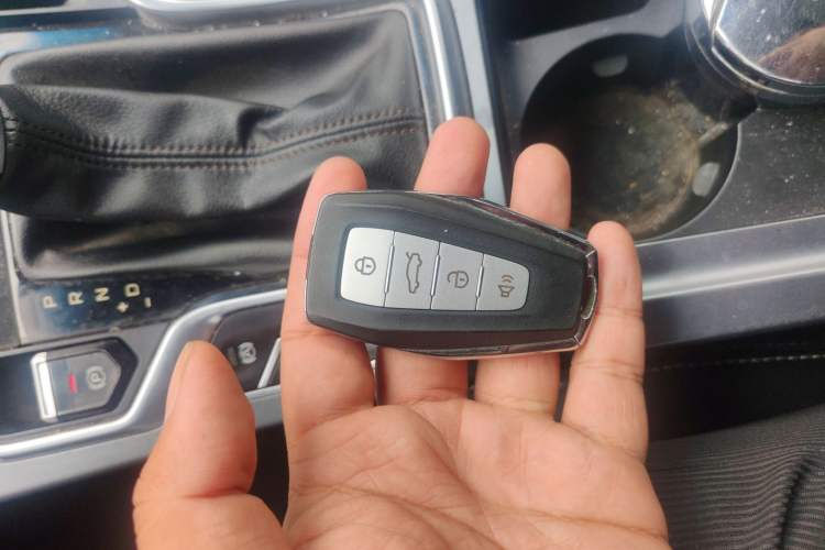 Used Geely Auto Emgrand 2019 Leading Edition 1.5L CVT Luxury Model China VI Standard Interior 1