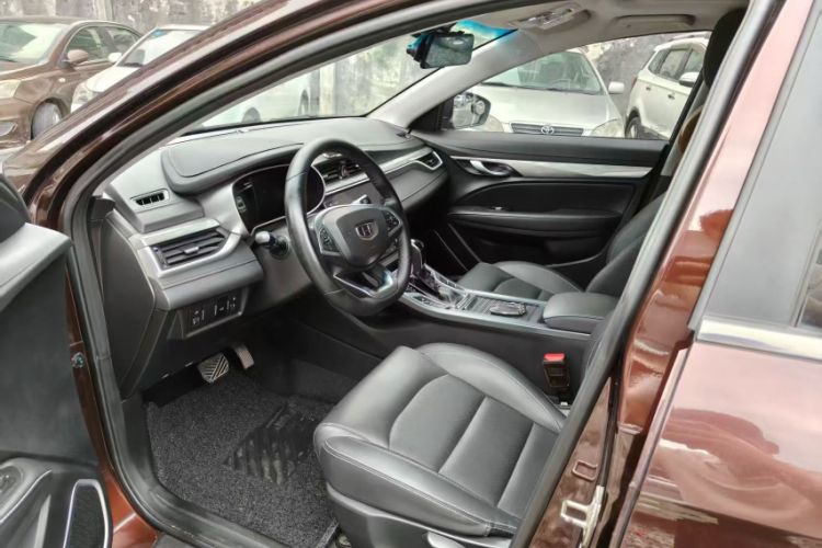 Used Geely Auto Emgrand 2019 Leading Edition 1.5L CVT Upward-Connected Model China VI Standard Interior 2