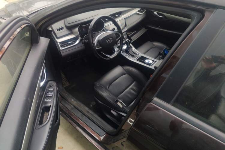 Used Geely Auto Emgrand 2019 Leading Edition 1.5L CVT Luxury Model China VI Standard Interior 3