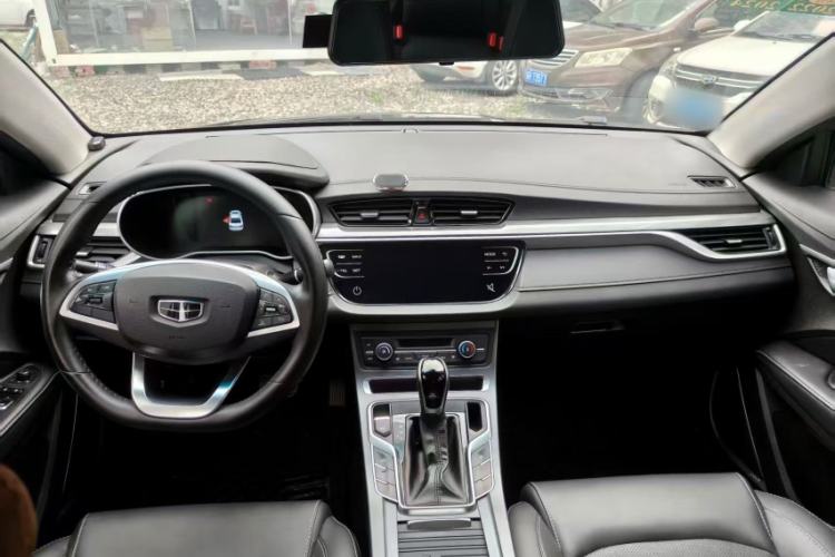 Used Geely Auto Emgrand 2019 Leading Edition 1.5L CVT Upward-Connected Model China VI Standard Interior 4