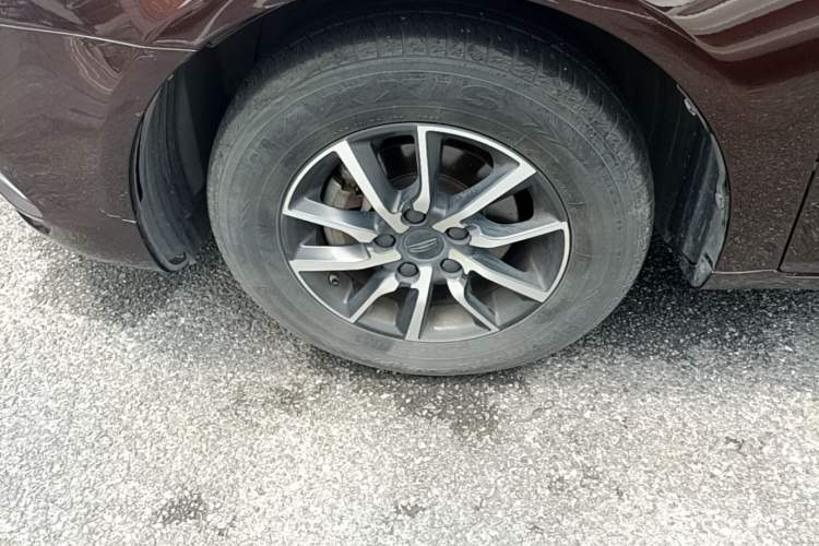 Used Geely Auto Emgrand 2019 Leading Edition 1.5L Manual Luxury Model China VI Standard Left Front Wheel Hub