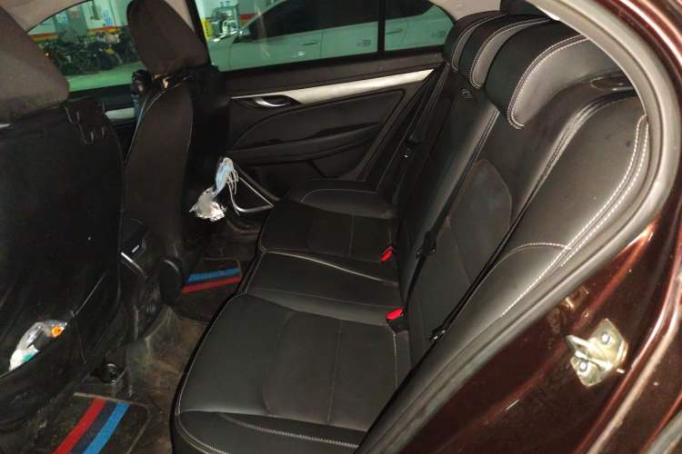 Used Geely Auto Emgrand 2019 Leading Edition 1.5L CVT Upward-Connected Model China VI Standard Left Rear Seat