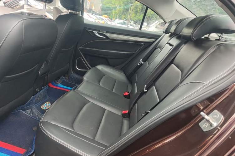 Used Geely Auto Emgrand 2019 Leading Edition 1.5L CVT Upward-Connected Model China VI Standard Left Rear Seat