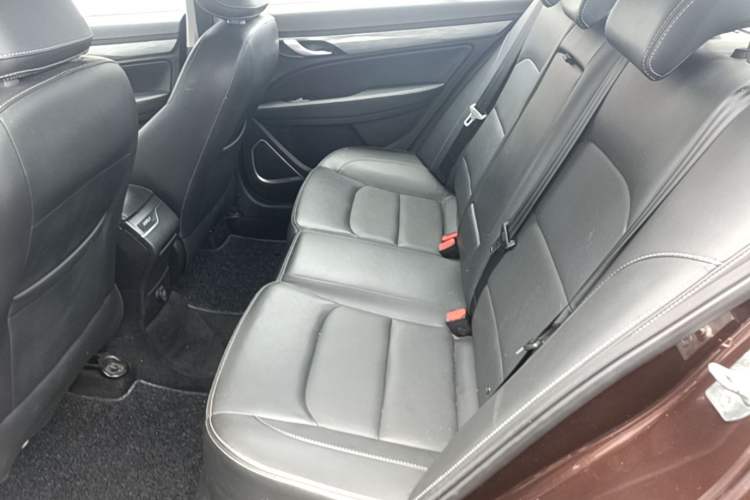 Used Geely Auto Emgrand 2019 Leading Edition 1.5L Manual Luxury Model China VI Standard Left Rear Seat