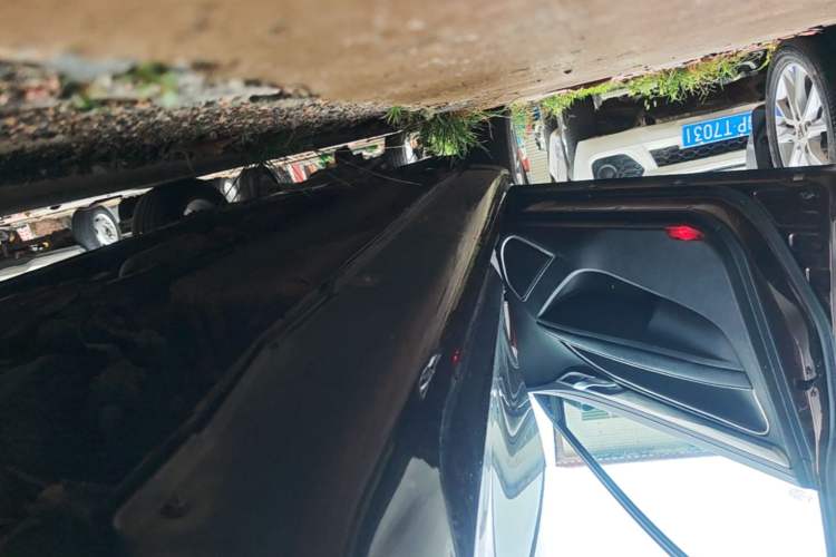 Used Geely Auto Emgrand 2019 Leading Edition 1.5L CVT Upward-Connected Model China VI Standard Left Side Sill