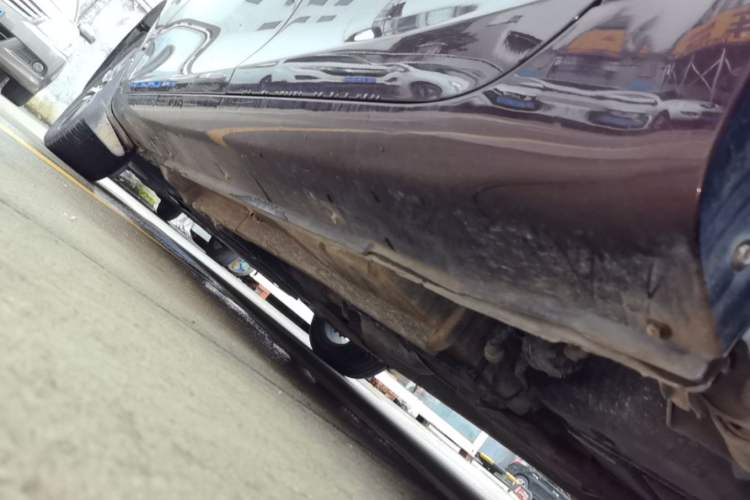 Used Geely Auto Emgrand 2019 Leading Edition 1.5L CVT Upward-Connected Model China VI Standard Left Side Sill