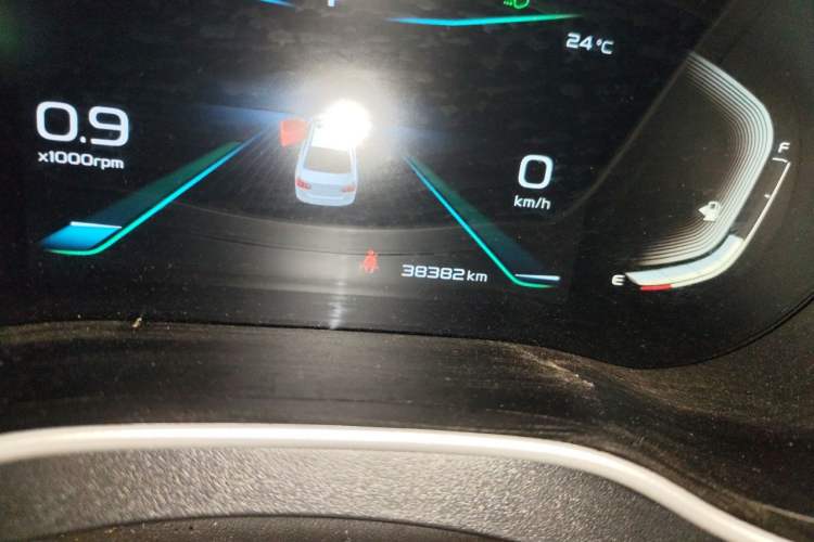Used Geely Auto Emgrand 2019 Leading Edition 1.5L CVT Upward-Connected Model China VI Standard Odometer Close Up