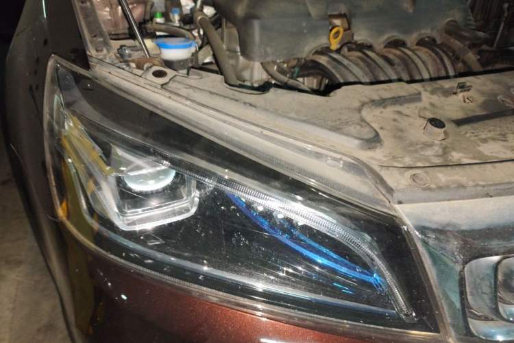 Used Geely Auto Emgrand 2019 Leading Edition 1.5L CVT Upward-Connected Model China VI Standard Right Front Headlight