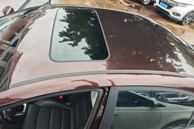 Used Geely Auto Emgrand 2019 Leading Edition 1.5L CVT Upward-Connected Model China VI Standard Roof