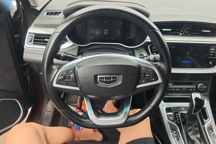 Used Geely Auto Emgrand 2019 Leading Edition 1.5L CVT Upward-Connected Model China VI Standard Steering Wheel