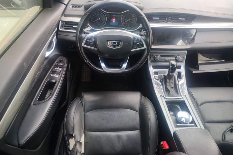 Used Geely Auto Emgrand 2019 Leading Edition 1.5L CVT Luxury Model China VI Standard Steering Wheel