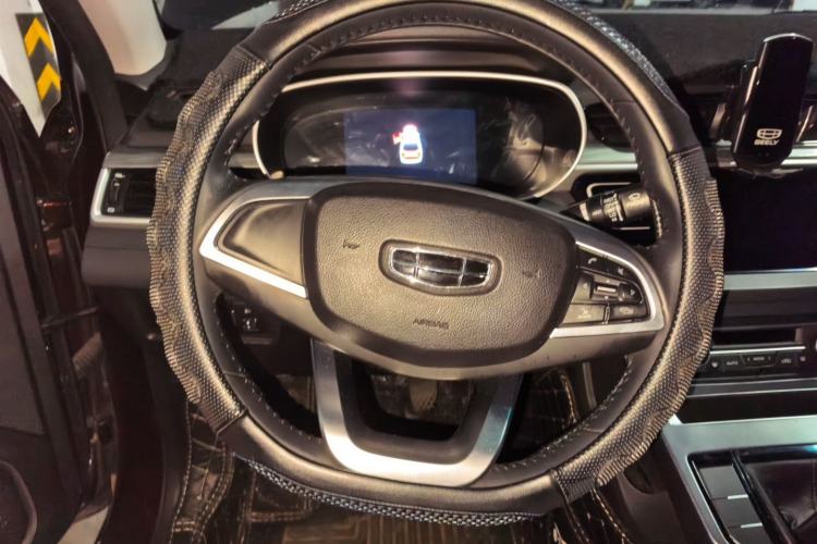 Used Geely Auto Emgrand 2019 Leading Edition 1.5L Manual Upgraded Connectivity Model China V Standard Steering Wheel