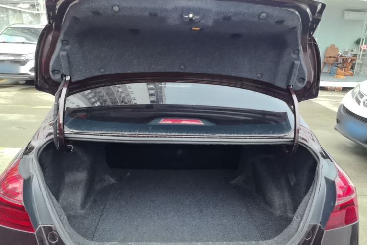 Used Geely Auto Emgrand 2019 Leading Edition 1.5L CVT Upward-Connected Model China VI Standard Trunk
