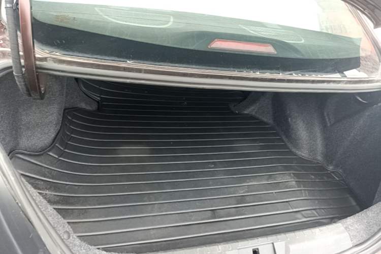 Used Geely Auto Emgrand 2019 Leading Edition 1.5L Manual Luxury Model China VI Standard Trunk