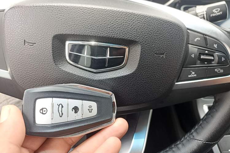 Used Geely Auto Emgrand 2019 Leading Edition 1.5L Manual Luxury Model China VI Standard Vehicle Key