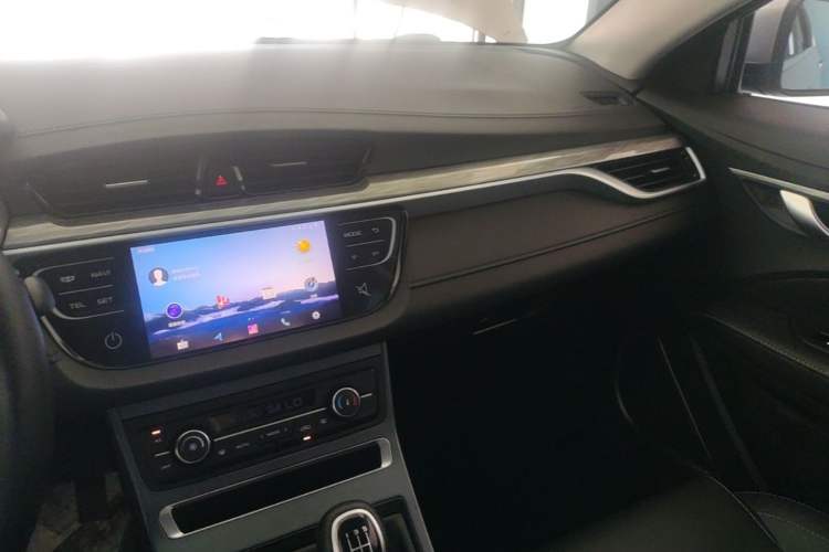 Used Geely Auto Emgrand 2019 Leading Edition 1.5L Manual Upgraded Connectivity Model China VI Standard Audio And AC Panel