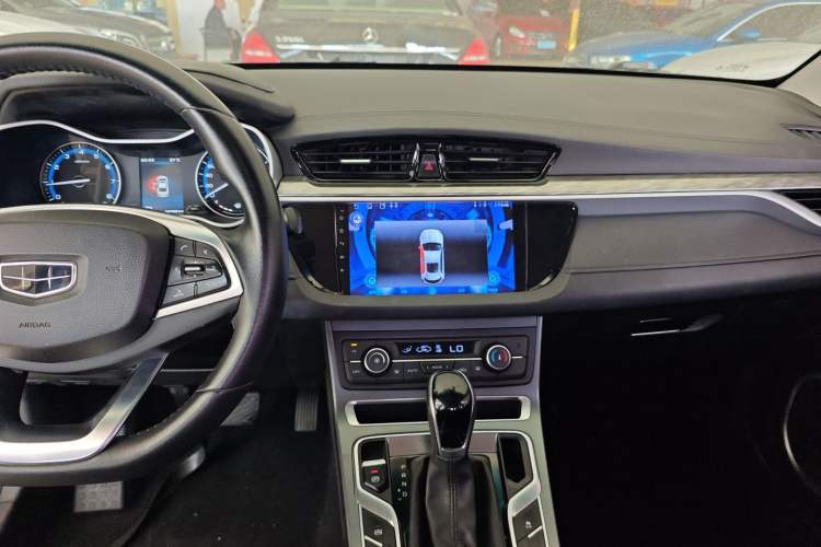 Used Geely Auto Emgrand 2019 Leading Edition 1.5L CVT Luxury Model China VI Standard Audio And AC Panel