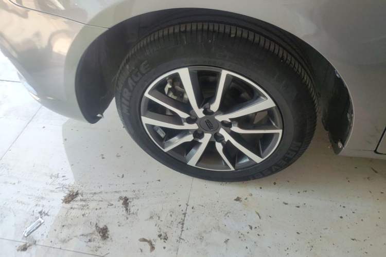 Used Geely Auto Emgrand 2019 Leading Edition 1.5L Manual Upgraded Connectivity Model China VI Standard Exterior 4
