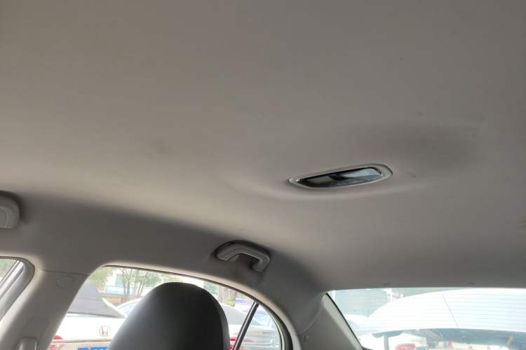 Used Geely Auto Emgrand 2019 Leading Edition 1.5L CVT Luxury Model China VI Standard Headliner