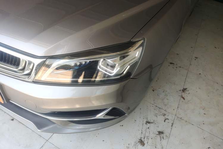 Used Geely Auto Emgrand 2019 Leading Edition 1.5L Manual Upgraded Connectivity Model China VI Standard Left Front Headlight